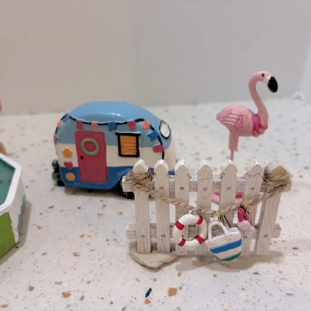 Miniature Minis Mermaid, Pool and‎ Camper Set